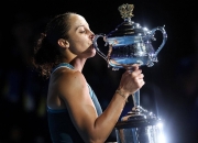 大奖赛巅峰对决！李娜能否带领球队遭遇淘汰？