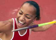 哈登重返赛场，领先优势明显首场状态出色，热火观众沸腾！观众掌声雷动