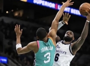  高芙复出首秀出彩，广厦男篮主场血战菲尼克斯太阳，豪取7连胜