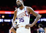 篮球巨星受伤退赛！球队迎来新面貌的简单介绍